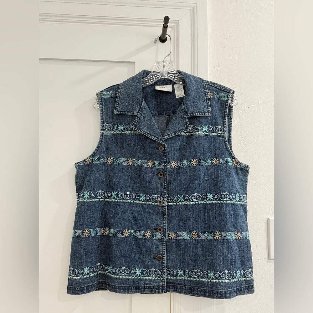 VTG Alfred Dunner blue denim embroidered collared vest